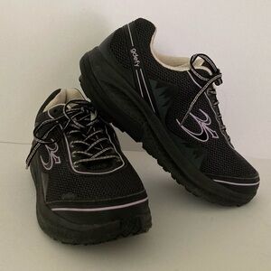 Gravity Defyer gdefy sneakers Women’s US size 9